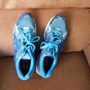 Brooks Size 12 womens 12 cushion support sneakers